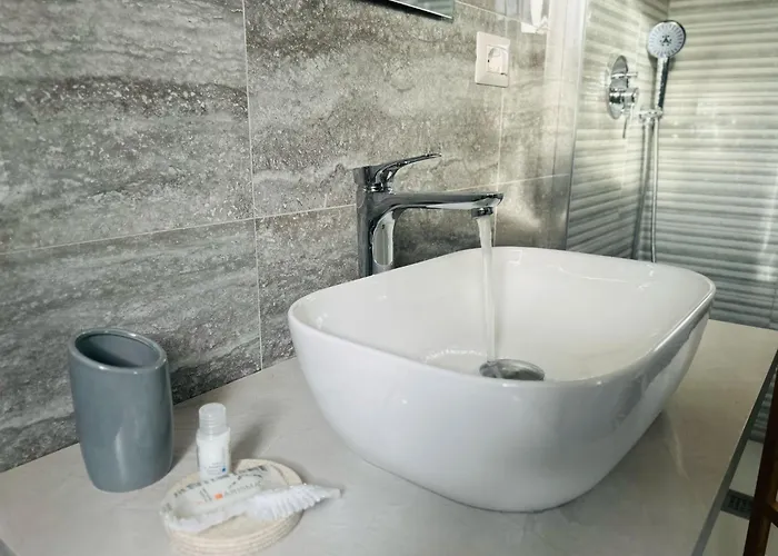 Da Mauro & Michela 2 - Xl - Metro C Apartment *